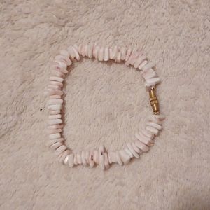 Light pink shell bracelet